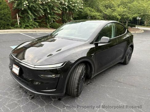 Used 2026 Tesla Model Y Long Range RWD image 2