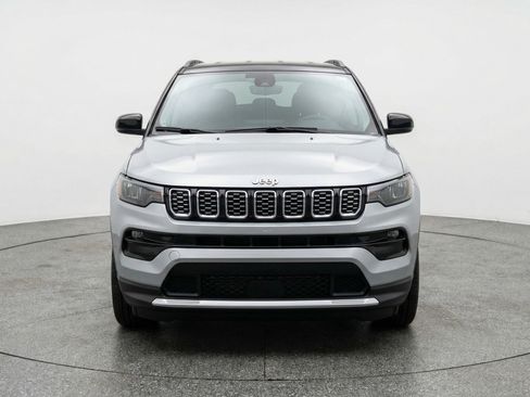 Used 2025 Jeep Compass Limited AWD/4WD image 2