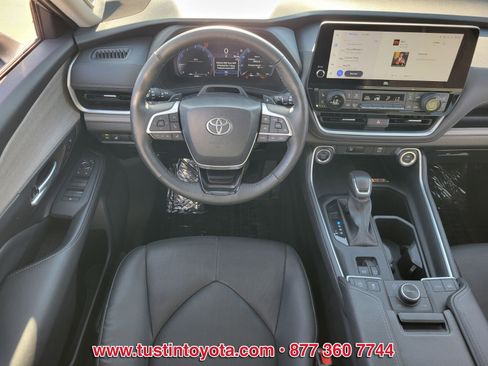 Used 2024 Toyota Grand Highlander Platinum image 13