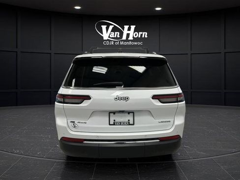 Used 2023 Jeep Grand Cherokee L Laredo image 4