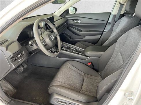 Certified 2025 Honda Accord SE image 9