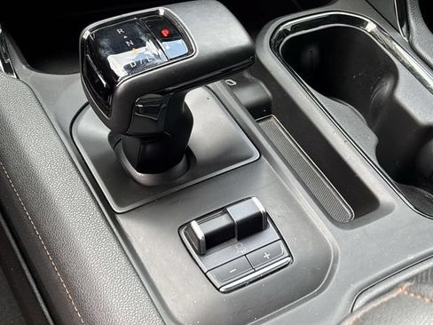 Used 2023 GMC Sierra 1500 AT4 w/ AT4 Premium Package AWD/4WD image 19