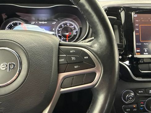 Used 2019 Jeep Cherokee High Altitude AWD/4WD image 26