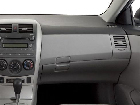 Used 2013 Toyota Corolla LE FWD image 13