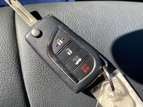 Used 2022 Toyota Camry SE image 22