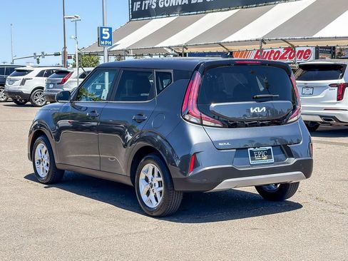 Used 2024 Kia Soul LX w/ Option Group 015 FWD image 2