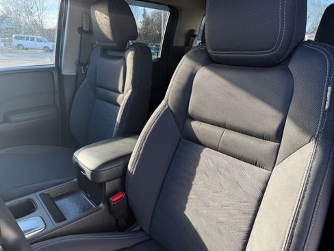 Used 2022 Nissan Frontier SV image 17