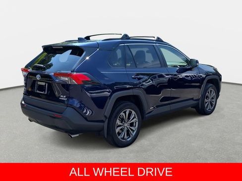 Used 2022 Toyota RAV4 XLE Premium AWD/4WD image 5