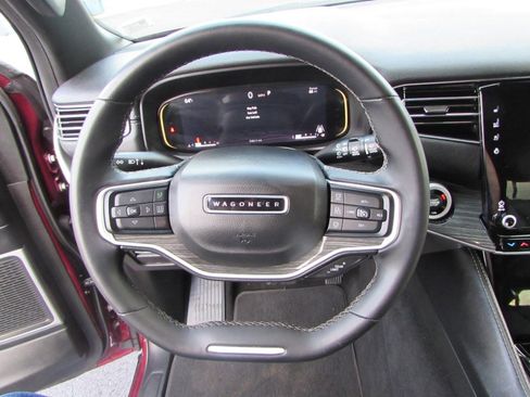 Used 2022 Jeep Wagoneer Series II image 12