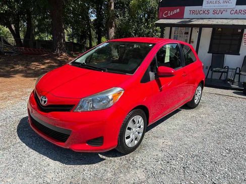 Used 2012 Toyota Yaris LE FWD image 3