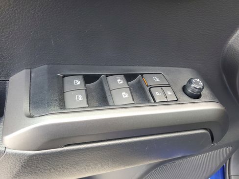 Used 2023 Toyota Tacoma TRD Off-Road w/ Technology Package image 31