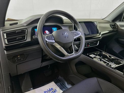 Used 2024 Volkswagen Atlas Cross Sport SE image 9