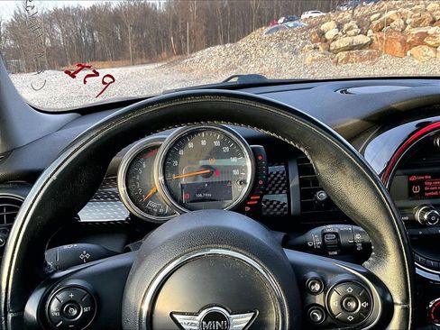 Used 2016 MINI Cooper S image 18