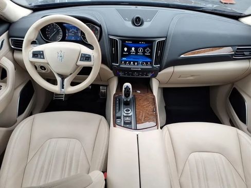 Used 2018 Maserati Levante GranLusso image 17