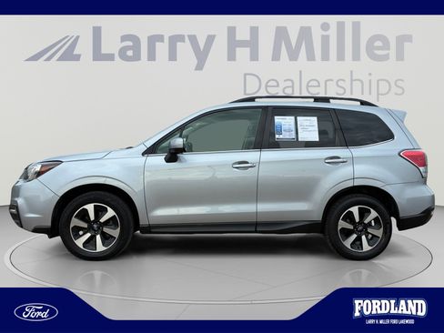 Used 2018 Subaru Forester 2.5i Limited AWD/4WD image 2