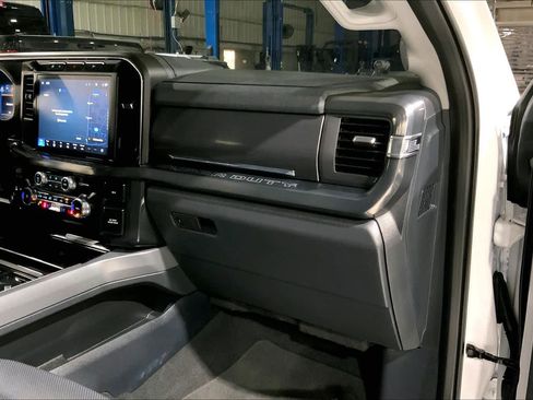 Used 2024 Ford F250 Lariat image 19