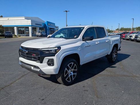 Used 2023 Chevrolet Colorado Z71 w/ Z71 Convenience Package 2 image 7