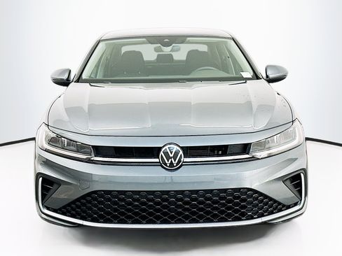 Used 2025 Volkswagen Jetta S image 2