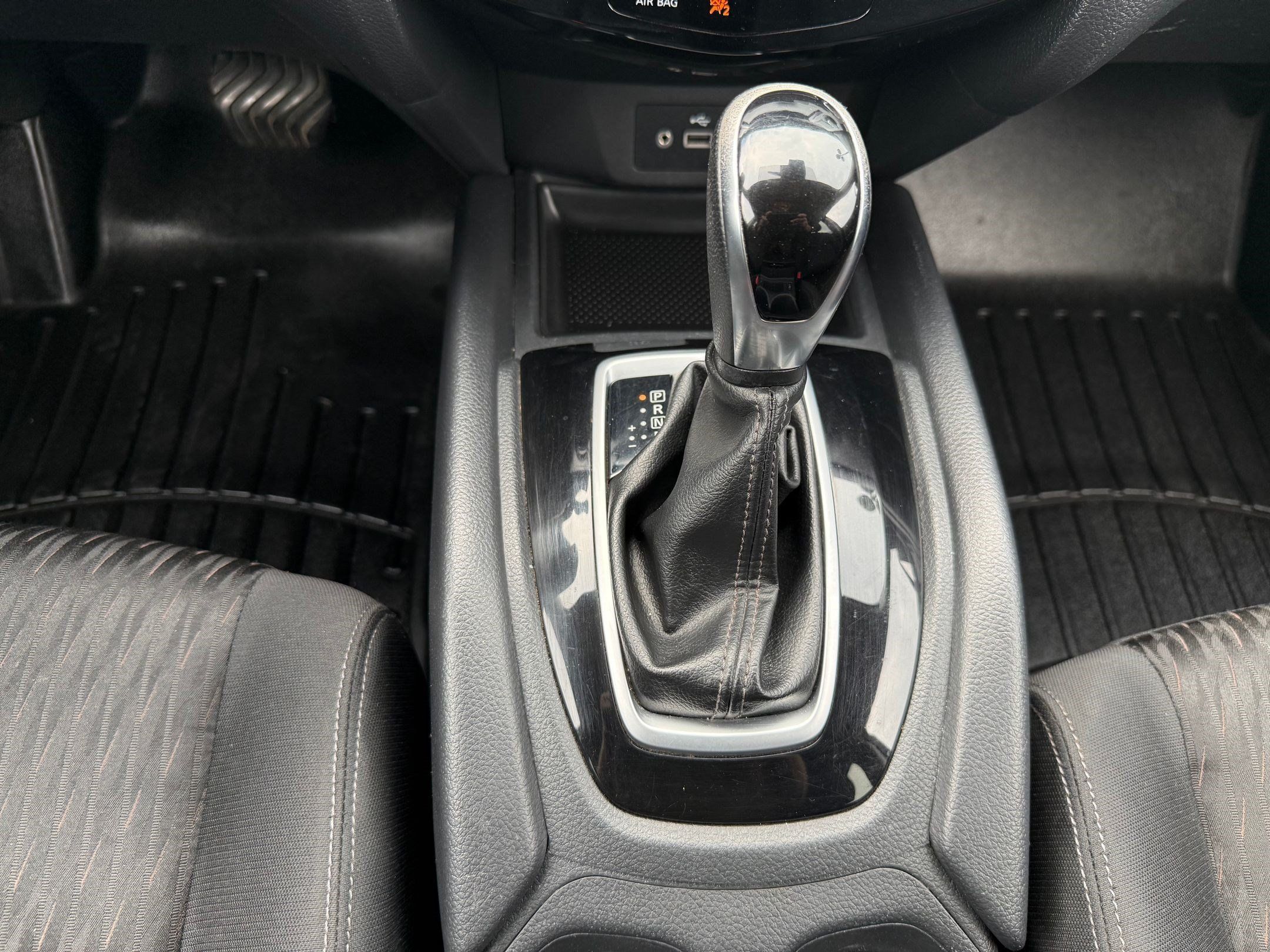 Used 2019 Nissan Rogue SV AWD/4WD image 16