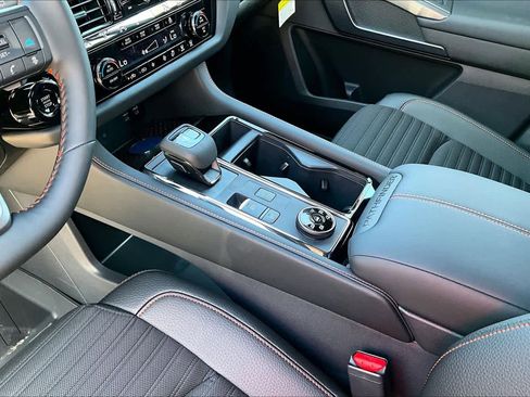 New 2026 Nissan Pathfinder Rock Creek image 7