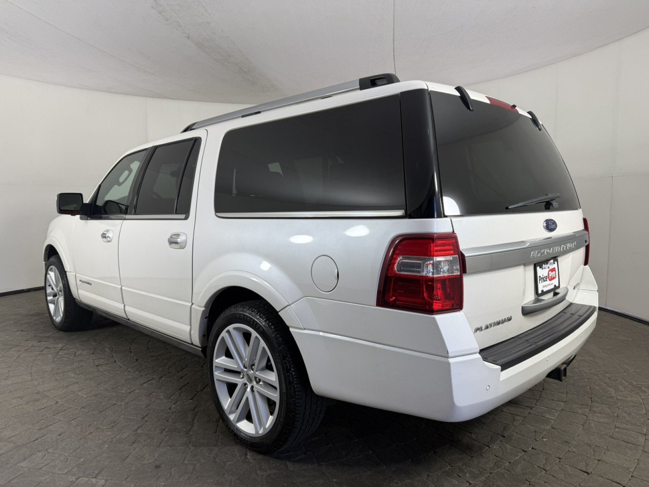 Used 2016 Ford Expedition EL Platinum AWD/4WD image 5