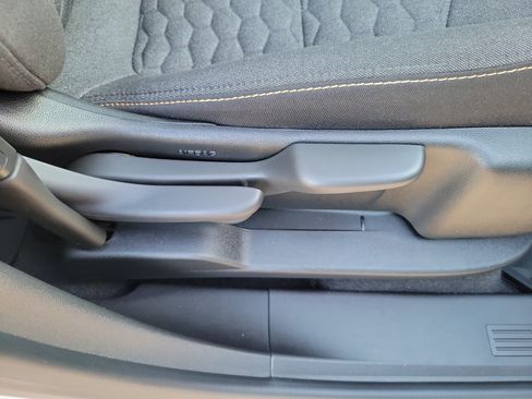 Used 2020 Chevrolet Equinox LT FWD image 8