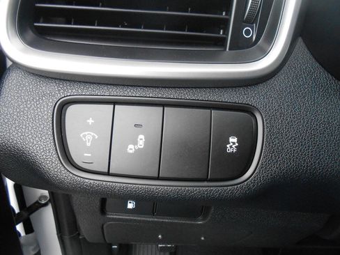 Used 2019 Kia Sorento AWD V6 image 20