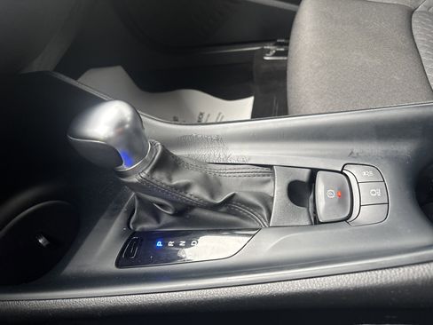 Used 2021 Toyota C-HR LE FWD image 23