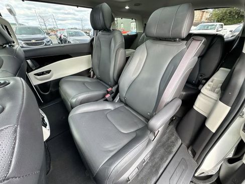 Used 2023 Kia Carnival SX Prestige image 23