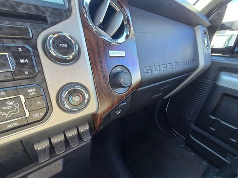 Used 2015 Ford F250 Lariat w/ Lariat Interior Package image 16