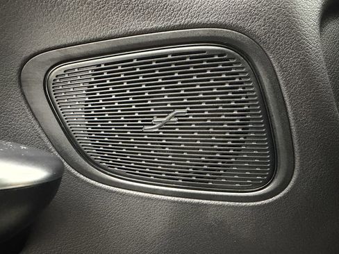 Used 2024 Mercedes-Benz GLC 300 4MATIC SUV image 22