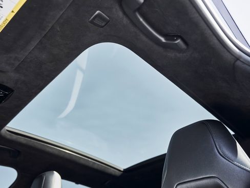 Used 2026 BMW M5 w/ Executive Package image 51