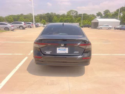 Used 2025 Honda Accord Sport image 6