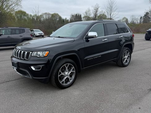 Used 2019 Jeep Grand Cherokee Limited AWD/4WD image 2