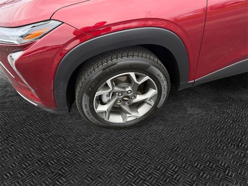 Used 2025 Chevrolet Trax LT w/ Driver Confidence Package image 10