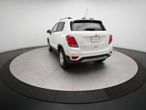 Certified 2022 Chevrolet Trax LT w/ LT Convenience Package image 33