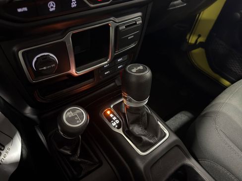 Used 2022 Jeep Wrangler Unlimited Sport image 30
