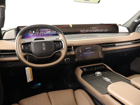 New 2026 Lincoln Navigator Black Label AWD/4WD image 2