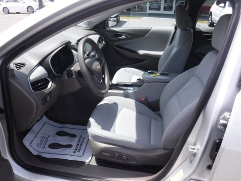 Used 2022 Chevrolet Malibu LT FWD image 11