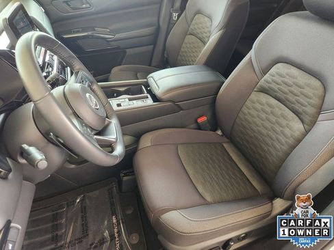 Used 2025 Nissan Pathfinder SV FWD image 13