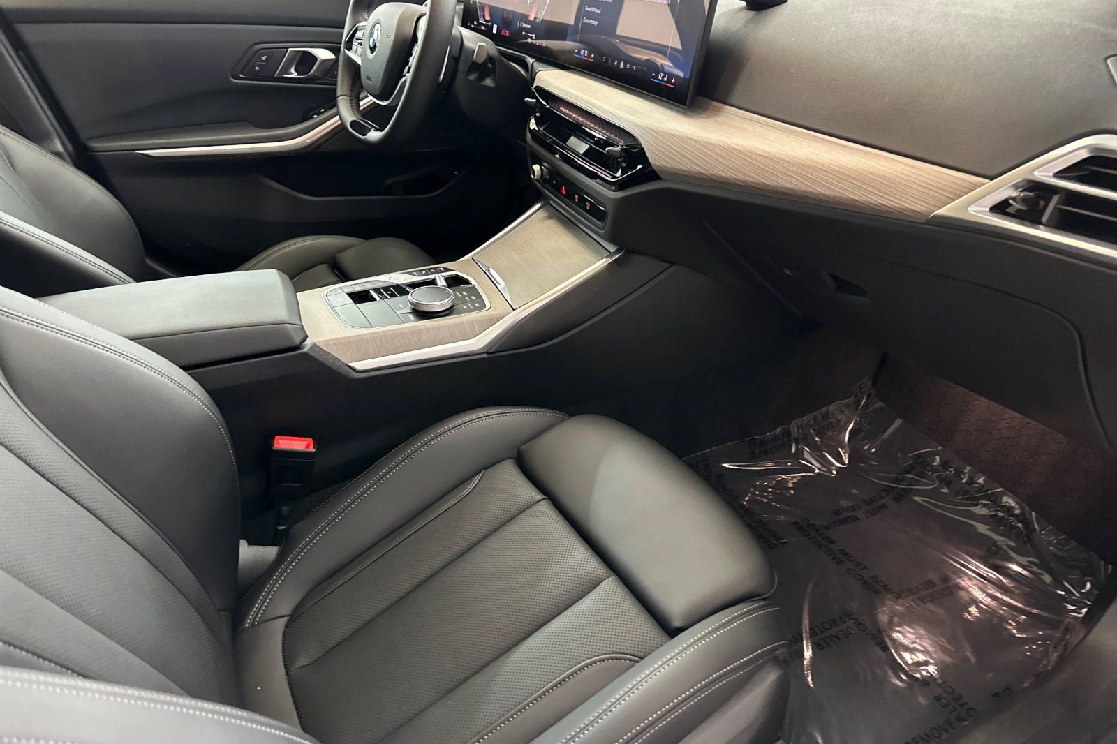 Certified 2025 BMW 330i Sedan w/ Premium Package RWD image 27