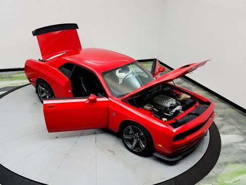 Used 2018 Dodge Challenger SRT Hellcat image 35