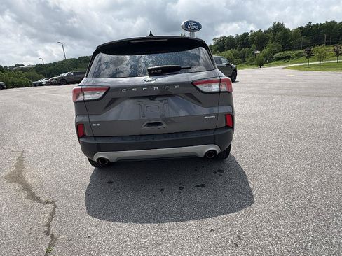 Certified 2022 Ford Escape SE w/ Cold Weather Package AWD/4WD image 5