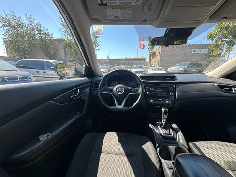 Used 2019 Nissan Rogue SV FWD image 16