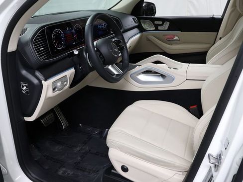 Certified 2026 Mercedes-Benz GLS 450 4MATIC image 11