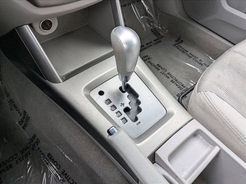 Used 2010 Subaru Forester 2.5X Premium image 13