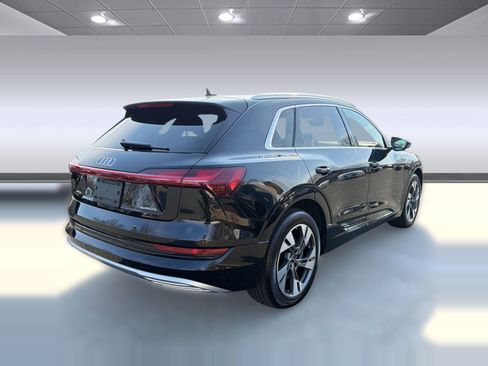 Used 2023 Audi e-tron Premium Plus w/ Premium Plus Package image 9