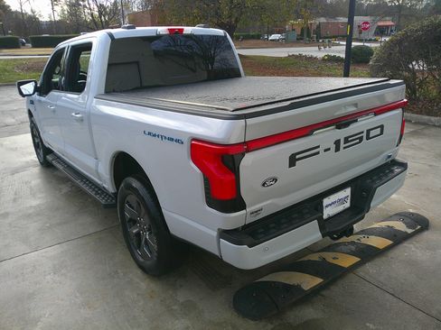 Used 2025 Ford F150 Lightning Lariat image 12