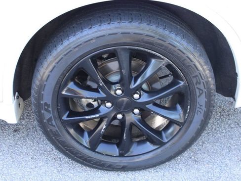 Used 2017 Dodge Durango R/T w/ Blacktop Package RWD image 41
