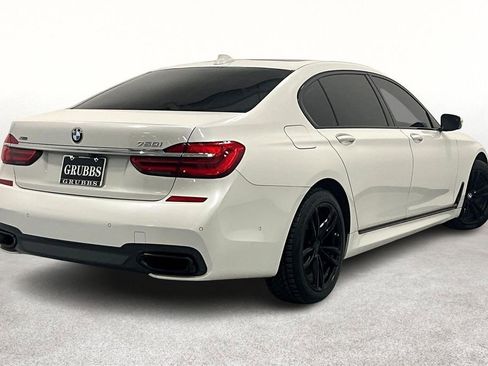 Used 2019 BMW 750i xDrive w/ Executive Package image 2